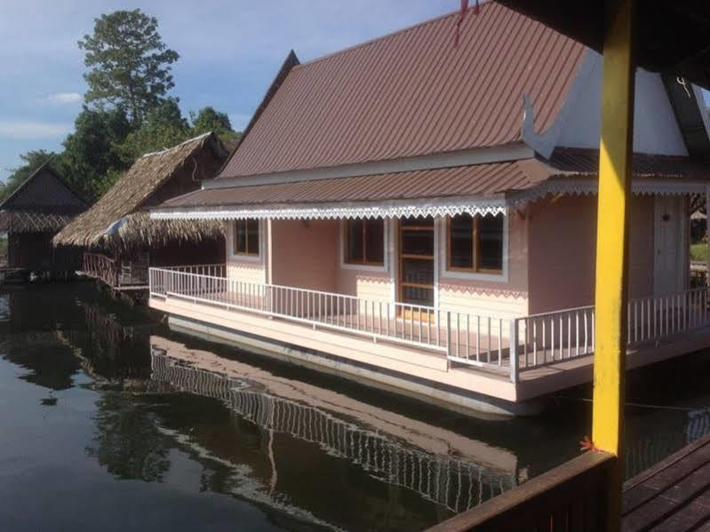 Bamboo House Канчанабурі Екстер'єр фото